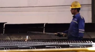 سعر الحديد اليوم يسجل تراجعا.. ورئيس شعبة مواد البناء يوضح الرقم الأدنى بالأسواق 1